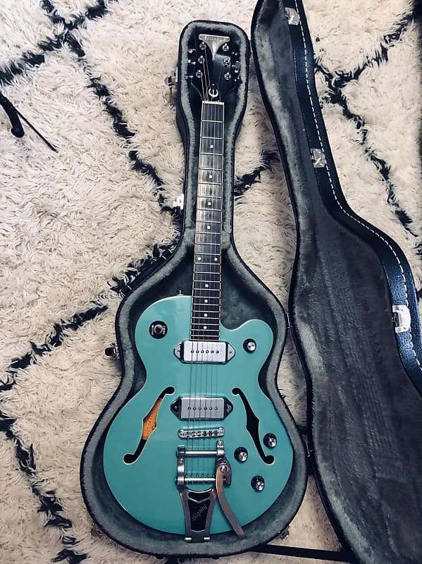 Epiphone Wildkat with Bigsby Turquoise