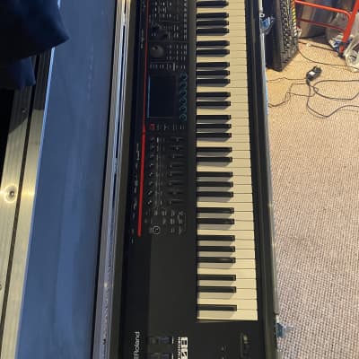 Roland FANTOM-08 + Custom Flight Case