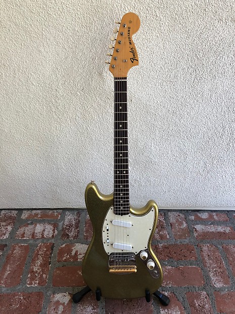 Fender store mustang gold
