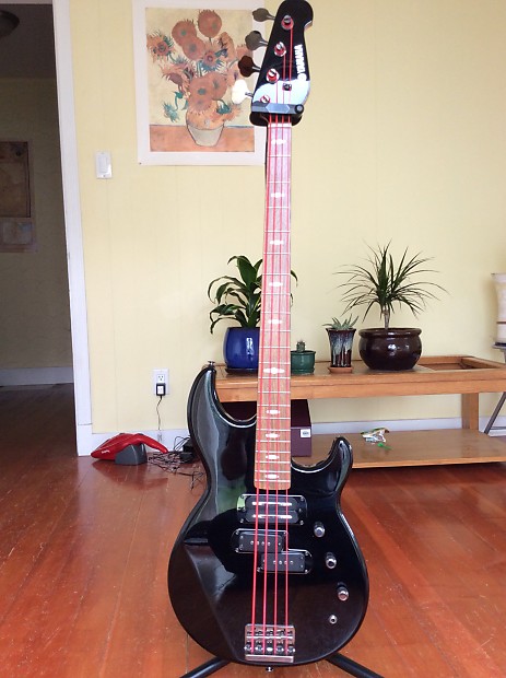 Yamaha BB714BS Billy Sheehan Signature Bass Black