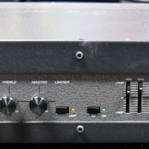 Ampeg B2-RE ベースアンプヘッド ヘッドアンプ 良品 ラックケース付き Ampeg B2-RE ベースアンプヘッド ヘッド