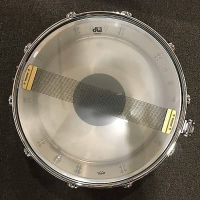 DW 5.5x14" Performance Series Chrome over Steel Snare Drum image 11
