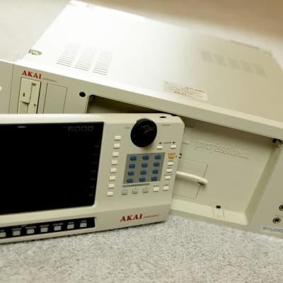 Akai S6000 Stereo Digital Sampler 1999 - White