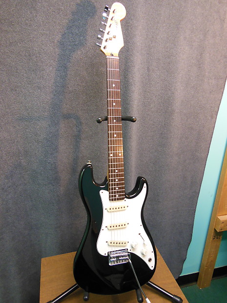 Squier Bullet 1 Strat 80 s Black Made in Korea