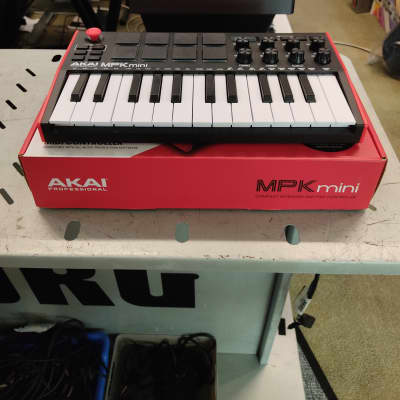 Akai MPK Mini image 2