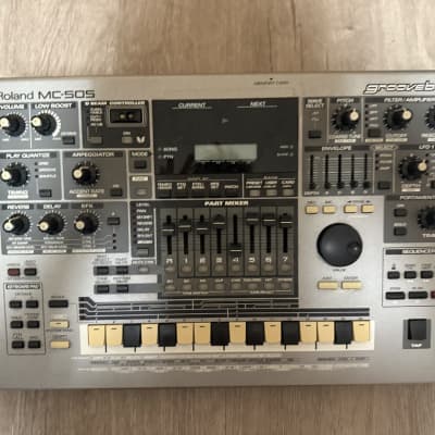 Roland MC-505 Groovebox 1998 - 2002 - Gray