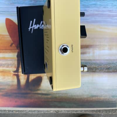 Harley Benton Double Vision Chorus Tremolo dual 2 in 1 dual effect pedal - Yellow image 2