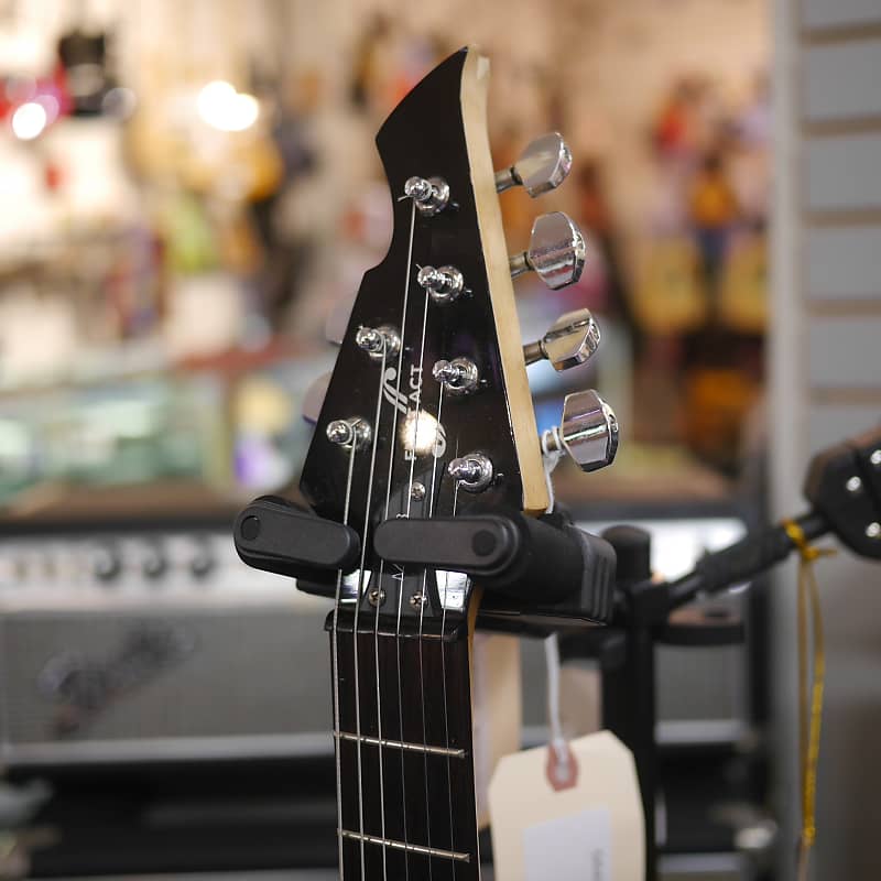 First Act ME 273 Mini Flying V 