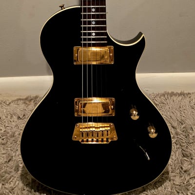 希少Gibson エレキギター NIGHT HAWK LANDMARK シリーズ 希少Gibson エレキギター NIGHT HAWK LANDMARK シリーズ