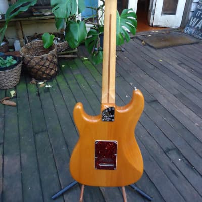 Fender STRATOCASTER DELUXE 2010 - Amber image 3