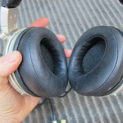 Denon AH-D5000 Top Line Headphones Nice Condition, Ex Sound Denon AH-D5000 Top Line Headphones Nice Condition, Ex Sound