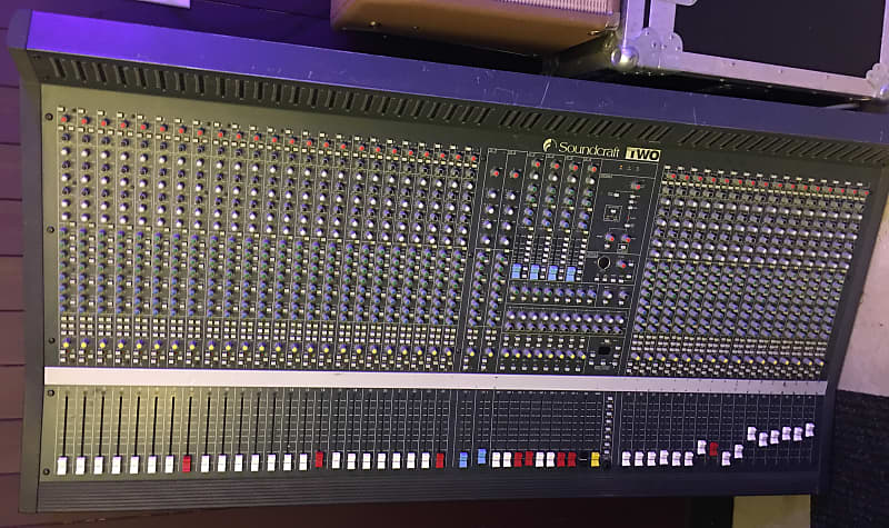 Soundcraft Series Two 40-channel mixer with DCP200 power | Reverb
