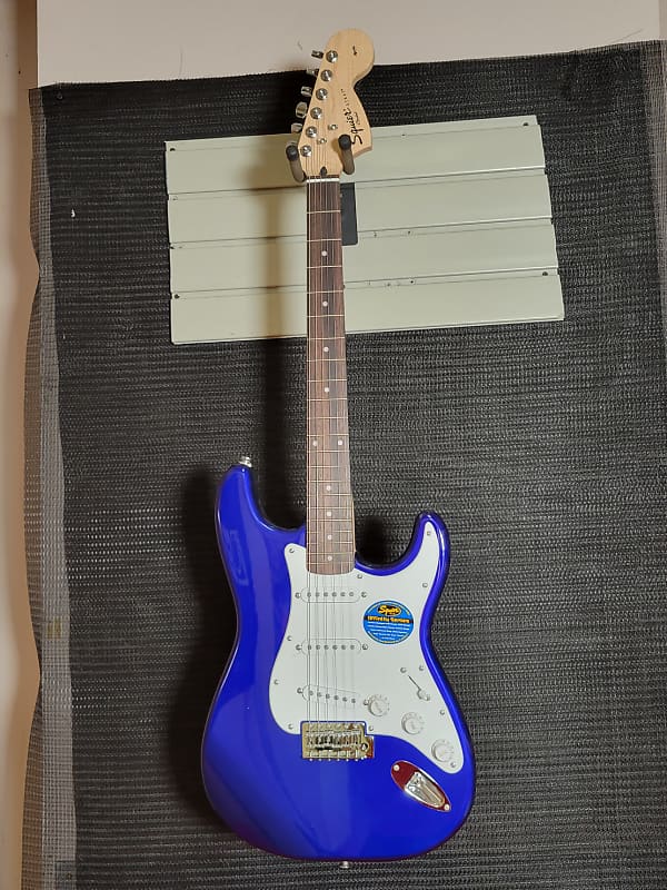 Squier Strat | Reverb