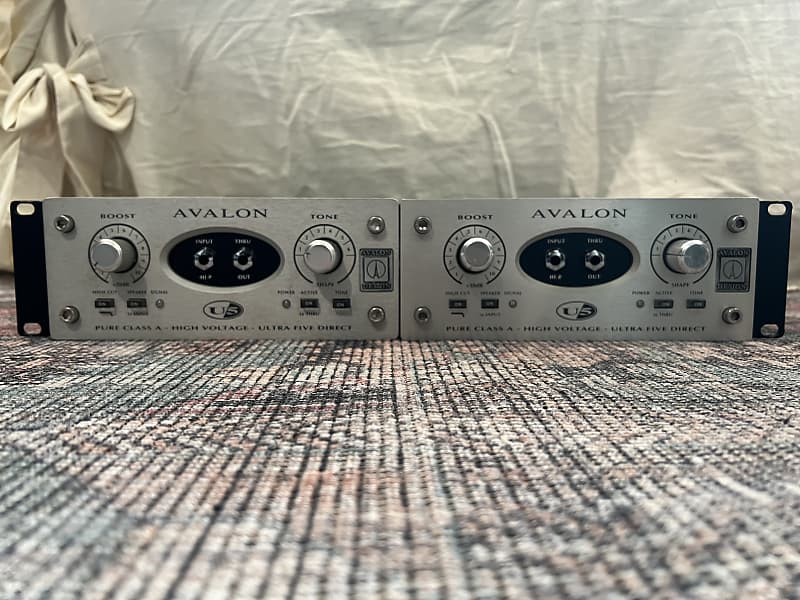 Avalon U5 Direct Box / Instrument Preamplifier 2010s Silver Reverb