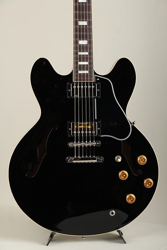 Three Dots Guitars