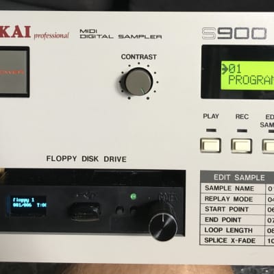 Akai S900 Sampler refurbished + antialiasing mod