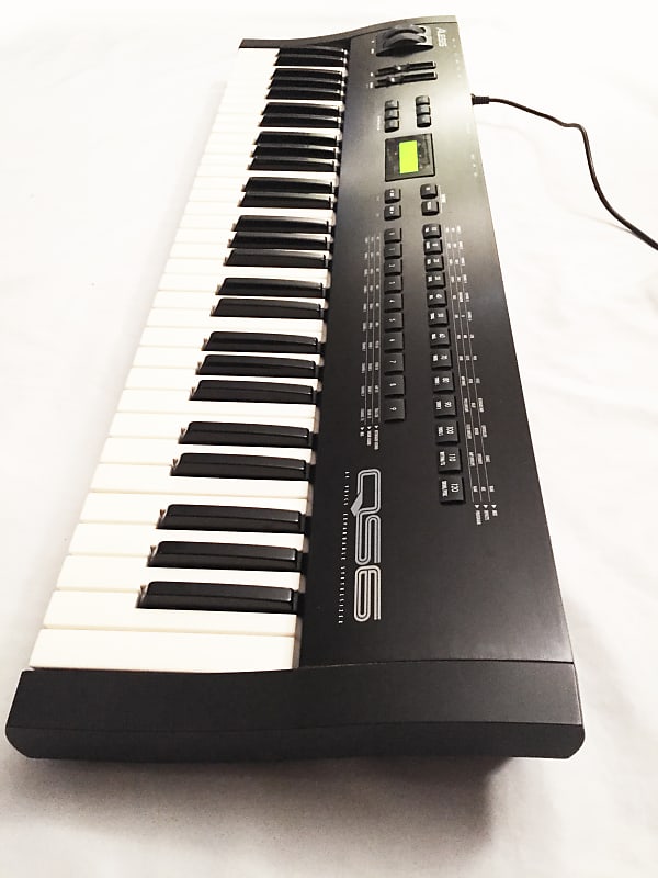 ALESIS QS6 64-Voice Synthesizer 61-Key Keyboard. Good ALESIS QS6 64-Voice Synthesizer 61-Key Keyboard. Good