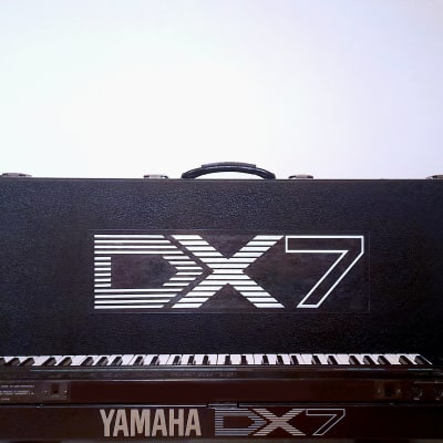 Yamaha DX7 SUPERMAX Programmable Algorithm Synthesizer 1983