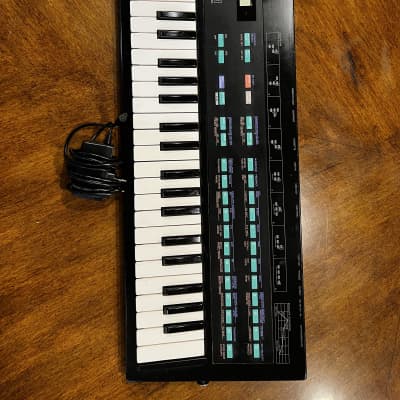 Yamaha DX100 Digital Programmable Algorithm Synthesizer 1985 - Black