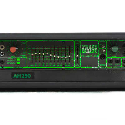 Trace Elliot AH250 250-Watt Bass Head with UV Blacklight