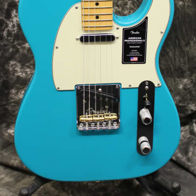 Fender American Professional II Telecaster Maple Fingerboard Electric Guitar Miami Blue w/Case image 3