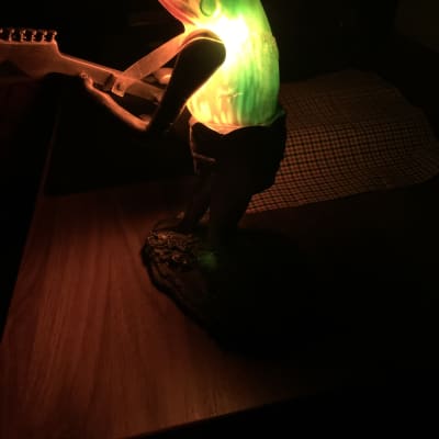 Frog guitar lamp image 9