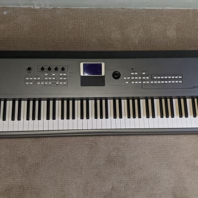 Yamaha MM8 Synthesizer 2010s - Silver
