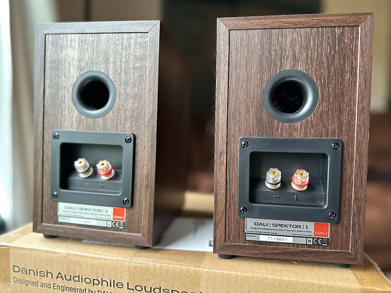 DALI Spektor 1 Hi-Fi Bookshelf Speakers - Walnut | Reverb