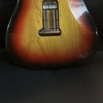1976 Fender Stratocaster Sunburst image 4