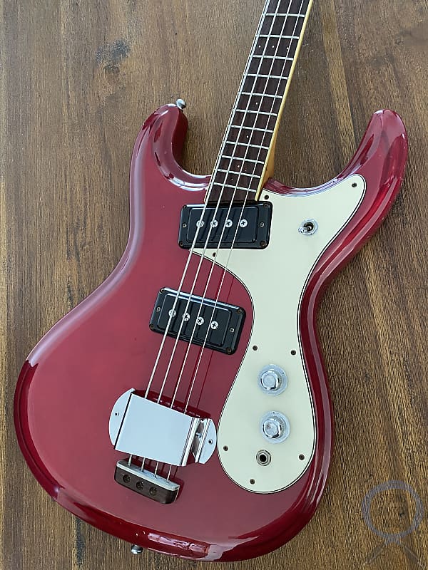 MOSRITE AVENGER BASS WHITE Mosrite Avenger Bass, Firstman
