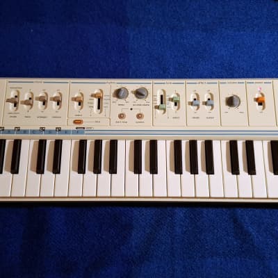 Casio MT-45 Casiotone 49-Key Synthesizer 1980s - White