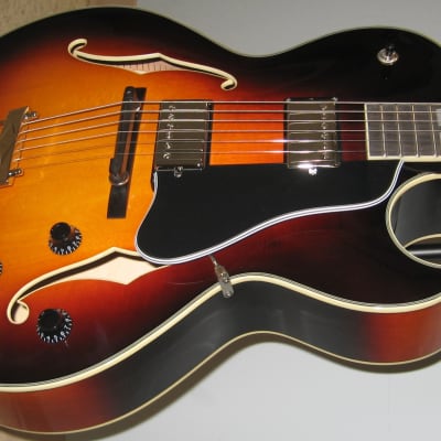 Eastman AR372CE-SB Hollowbody Archtop with Ebony Fretboard - Sunburst image 2