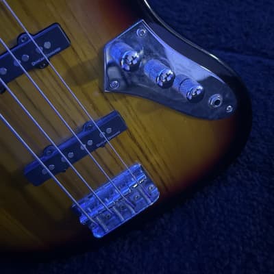 Squier Vintage Modified Jazz Bass Fretless | Reverb