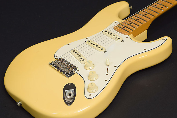 Fender Japan ST71-140 Yngwie Malmsteen Signature