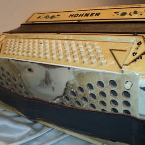 Hohner Vintage 1940s Accordion (Germany) For Repair image 3