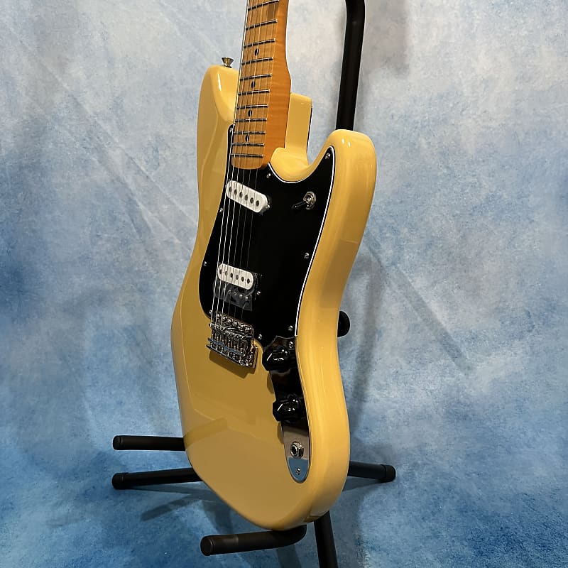 Fender Cyclone Graffiti Yellow 2006 | The Music Zoo