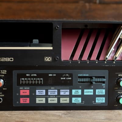 Akai S612 MIDI Digital Sampler 1985 + 6 Quick disks