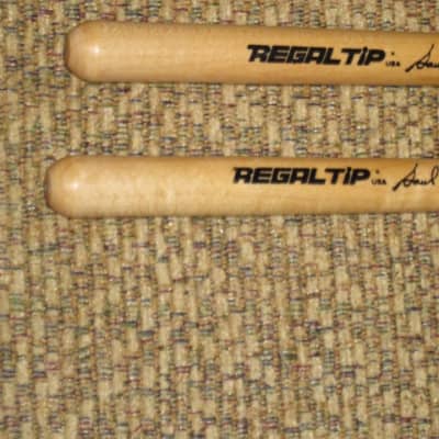 ONE pair new old stock Regal Tip 605SG (Goodman #5) Ultra Staccato Saul Goodman Timpani Mallet, small ball covered w/ two layers of tightly wound green felt, maple shaft -- Ideal for recording. Clean rhythmical articulation, especially on low tones image 8