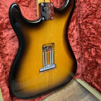 Fender Eric Johnson Stratocaster 2005-2006 - 2 Tone Sunburst image 3