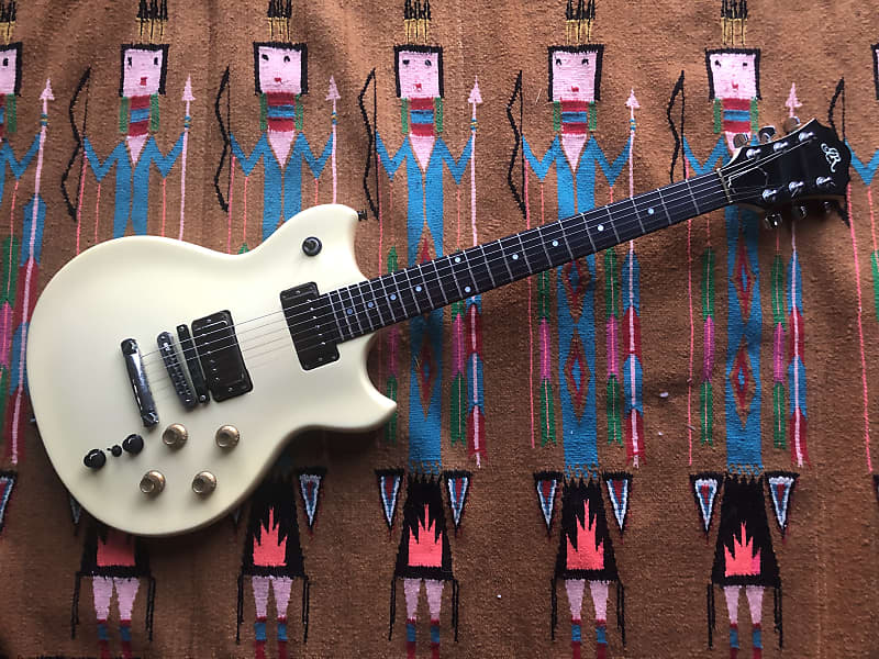 Roland G-303 Synth Guitar Controller in Rare Limited Ed. White 1983 Vintage Metheny image 1