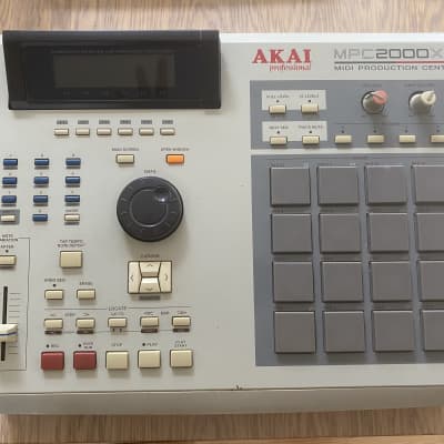 Akai MPC2000XL MIDI Production Center 2000 - 2005 - Grey