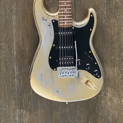 Squier Stratocaster Gold image 1