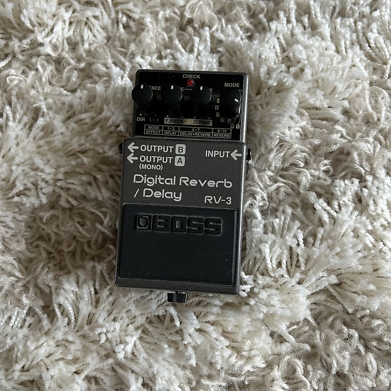 BOSS RV-3 Digital Reverb/Delay 廃盤　ピンクラベル