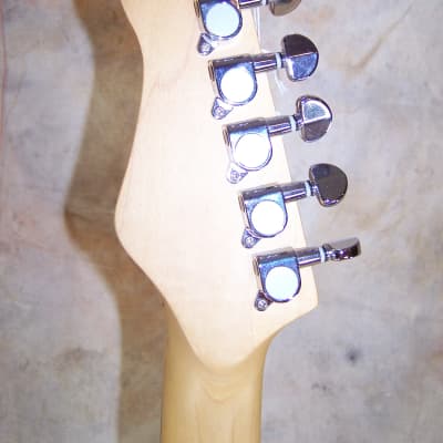 Harmony Stratocaster 2010s Burst image 5