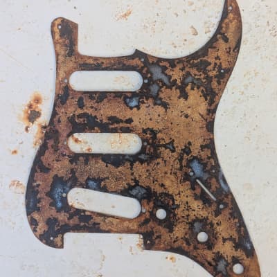 stratocaster pickguard - Steel rust relic image 1