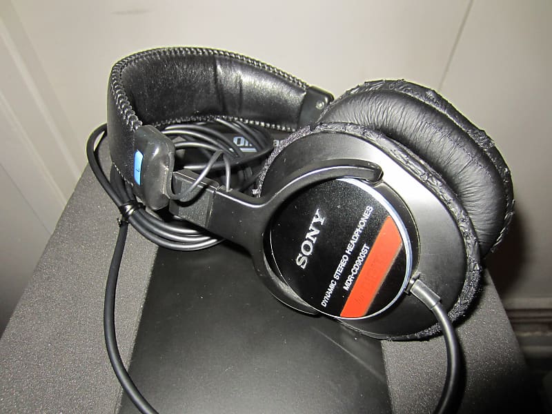 Sony MDR-CD900ST Closed Monitoring Headphone
