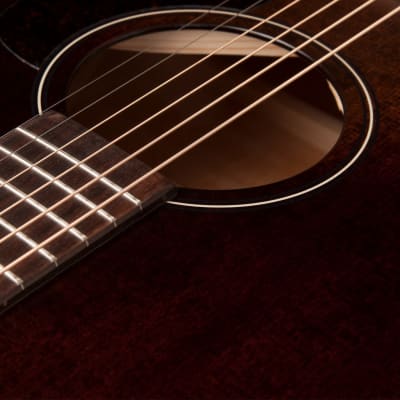 Art & Lutherie Americana Bourbon Burst CW Q1T Electric Acoustic Guitar image 4