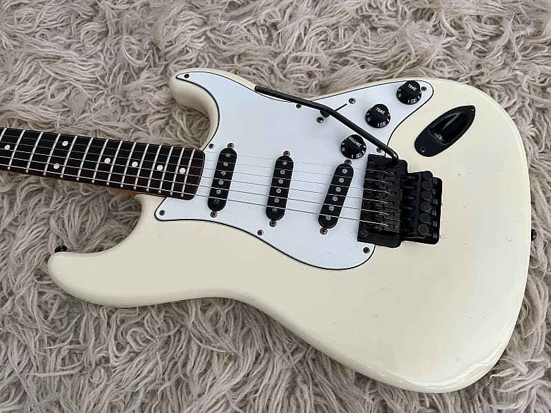 Vintage 1985 Fender Squier Stratocaster White MIJ Japan