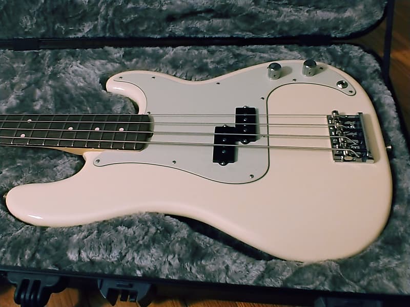 Fender American Professional Precision Bass with Rosewood Fretboard 2018 Olympic White image 1