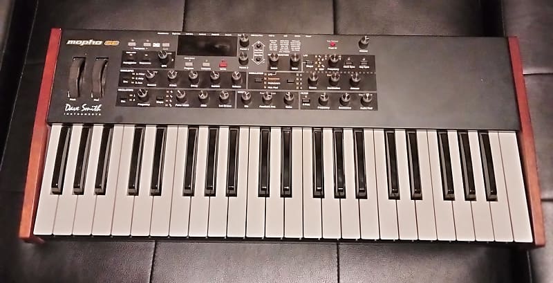 Dave Smith Instruments Mopho SE 42-Key Monophonic